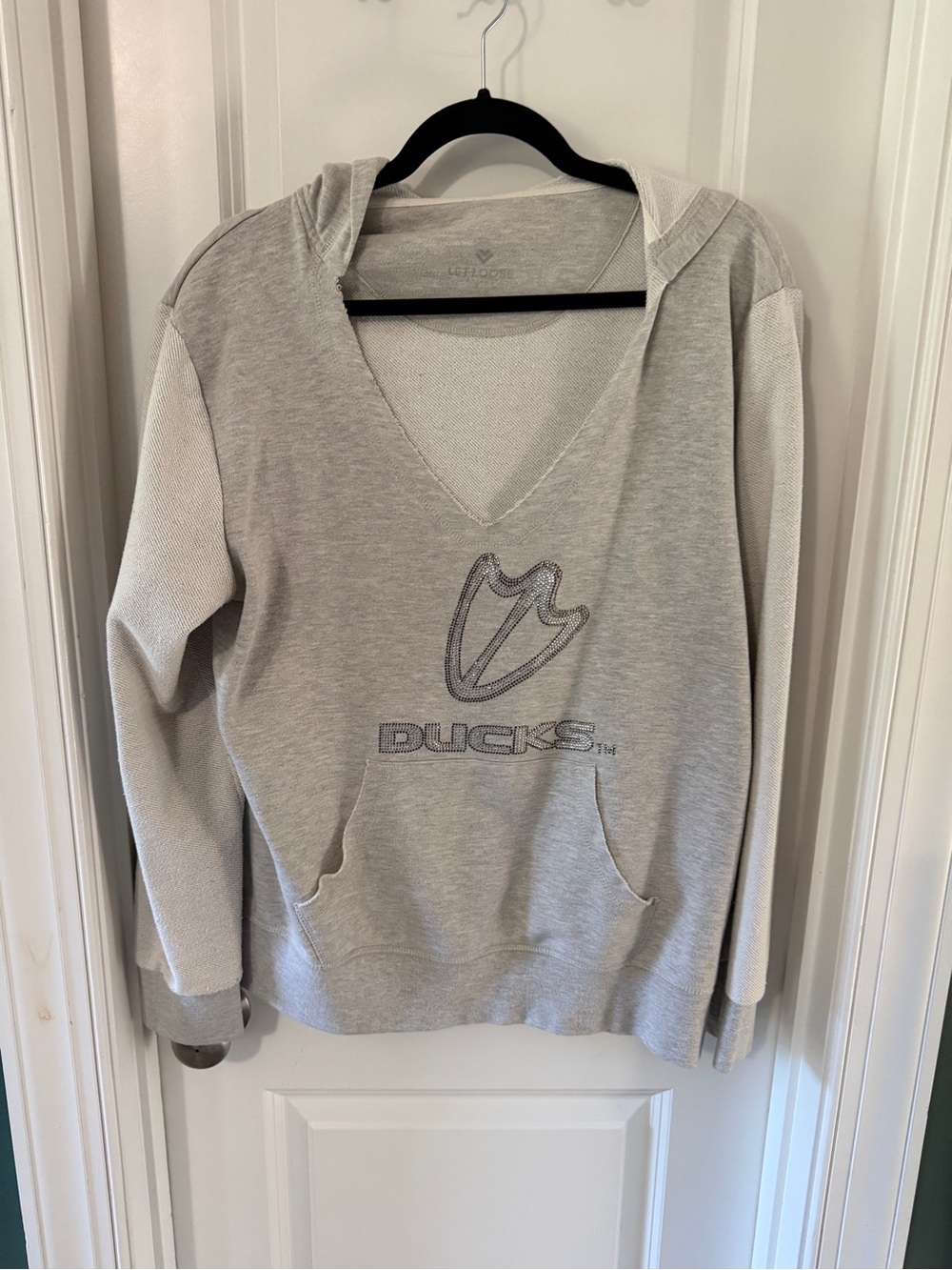 Oregon Ducks Women's Light Gray V-Neck Ducks Hoodie Sweatshirt